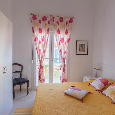 Holiday home Quintessence Villas Neakitos